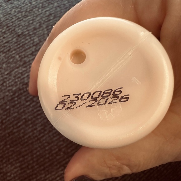 Vegan by Happy Skin Aloe Vera Juice Hydrating Body Milk 100ml (full size) - Picture 5 of 6